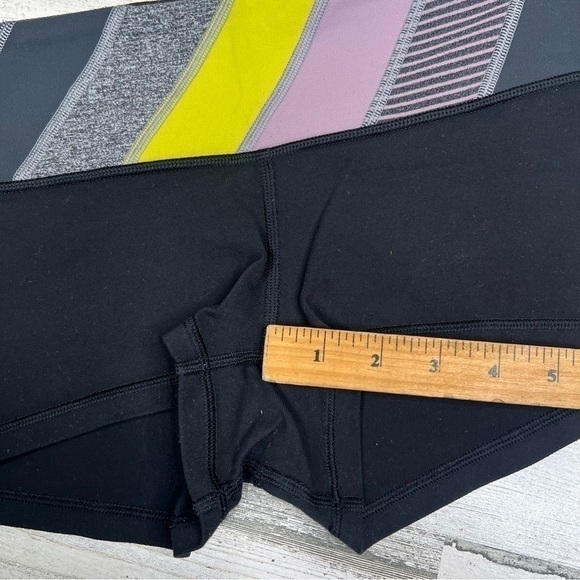 Lululemon Size 6 Womens Reversible Retro Boogie Biker Athleisure Shorts - Picture 13 of 15